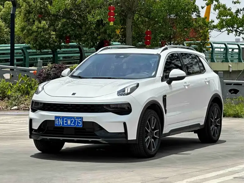 Lynk & Co 01