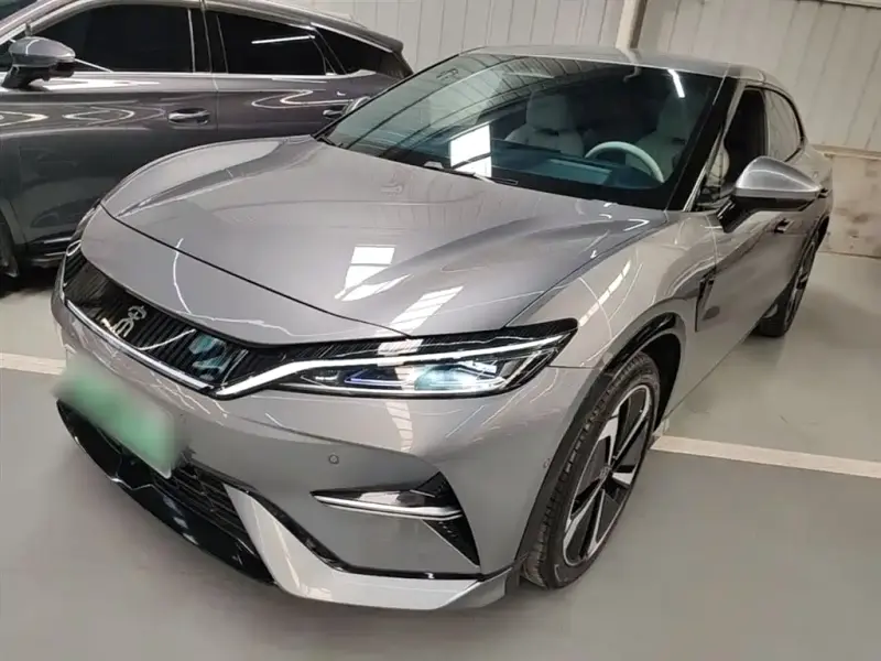 BYD L EV