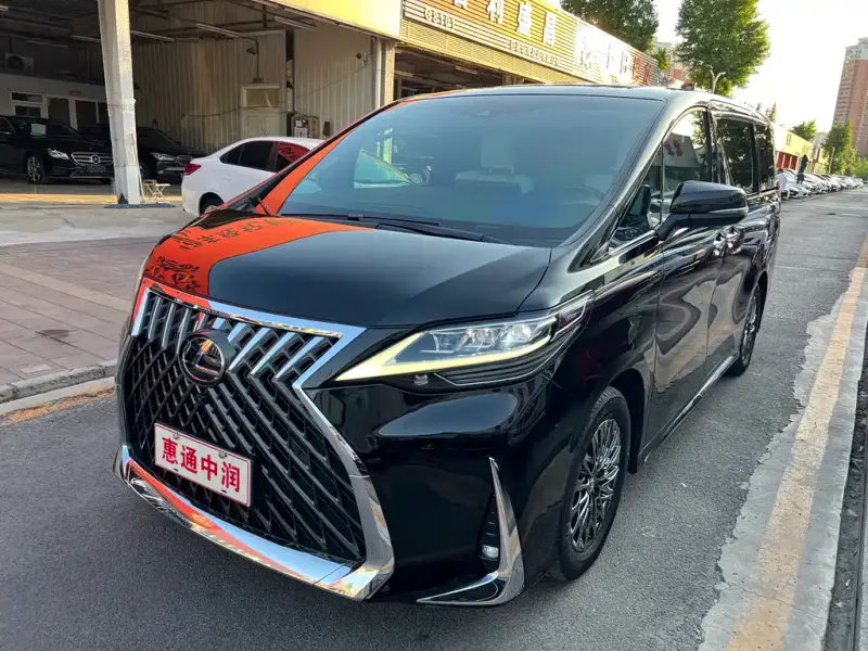 Lexus LM
