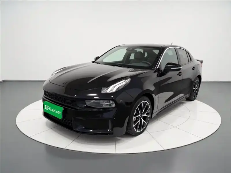 Lynk & Co 03