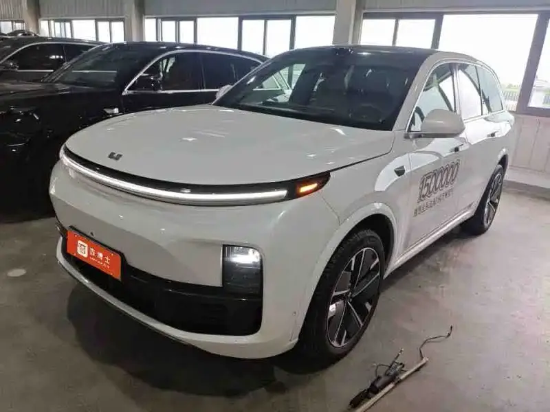 Li Auto L8