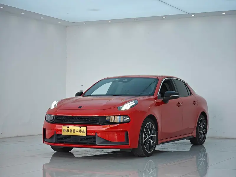 Lynk & Co 03