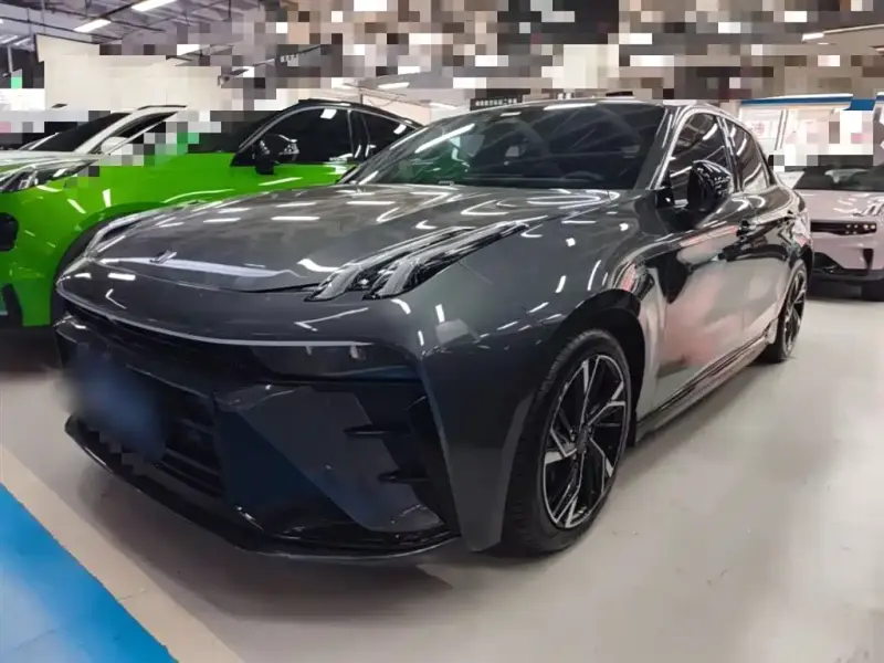 Lynk & Co 03