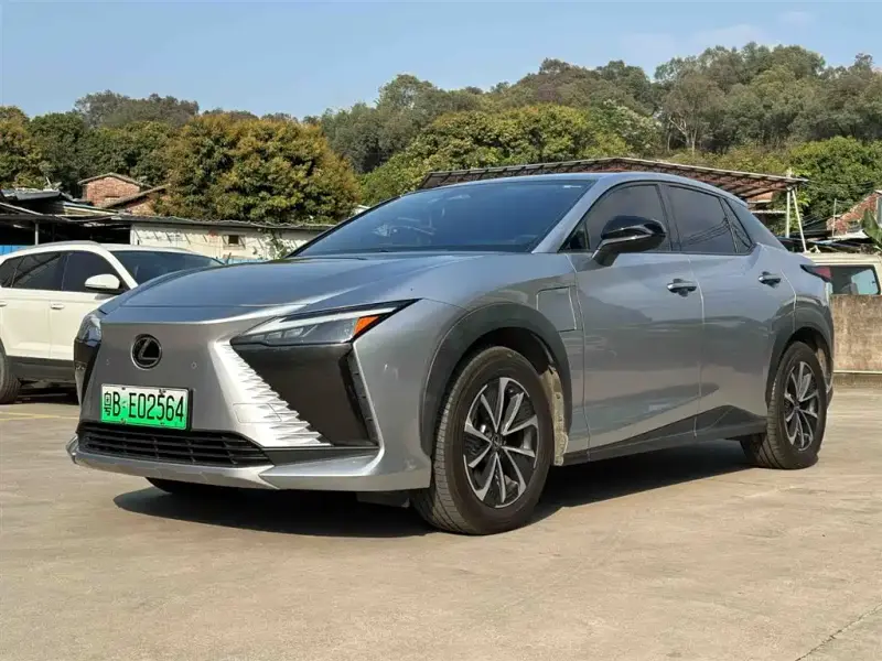Lexus RZ
