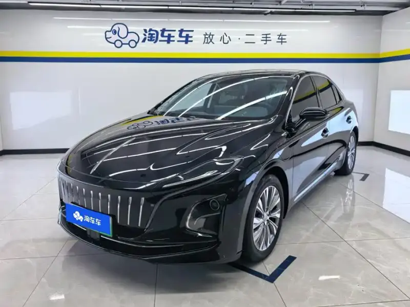 Hongqi E-QM5