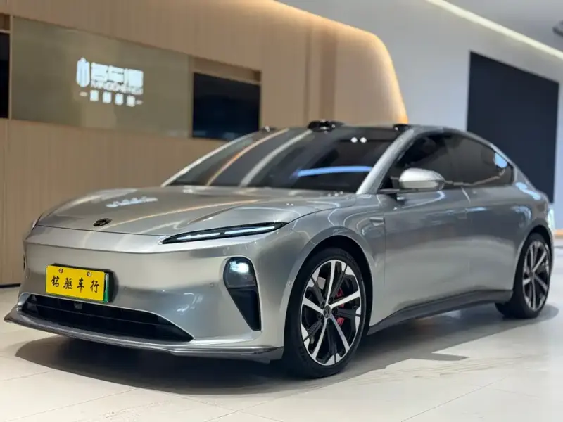 NIO ET5