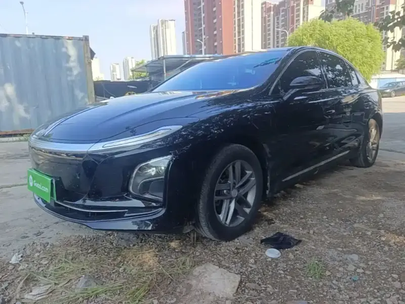 Hongqi E-QM5