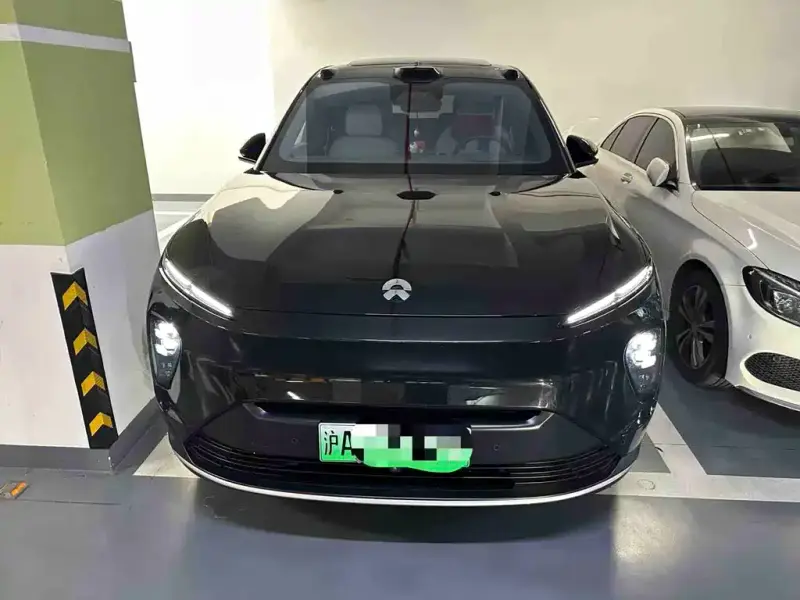 NIO ES8