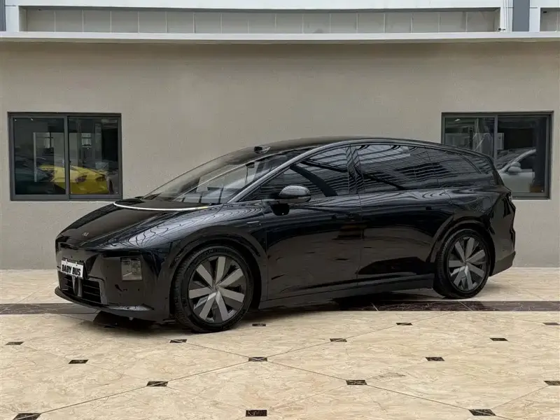 Li Auto i8