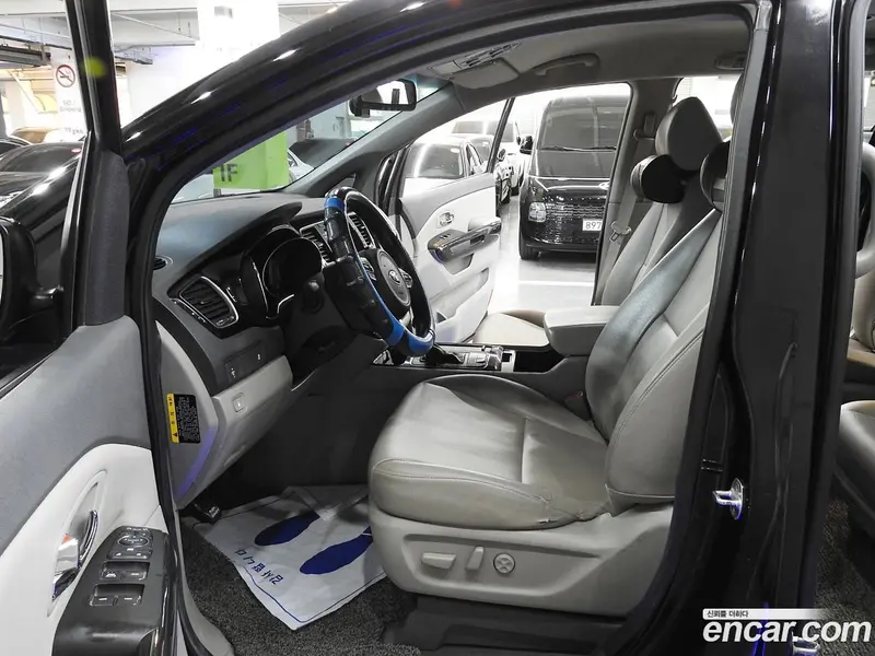 Kia Carnival (Canival)
