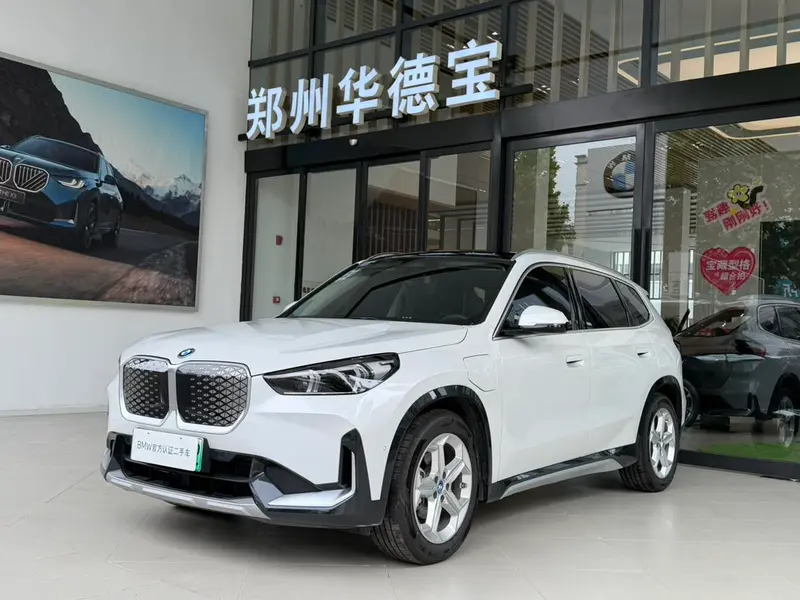 BMW iX1