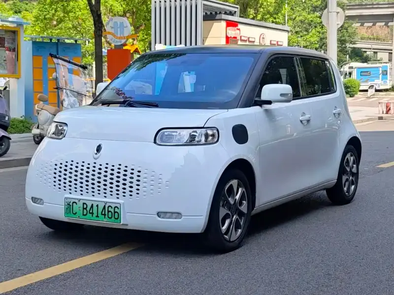 Ora Ora 02 (White Cat)