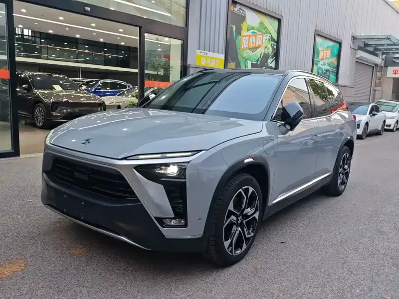 NIO ES8