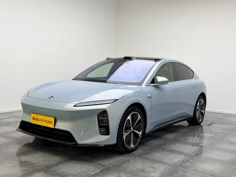 NIO ET5