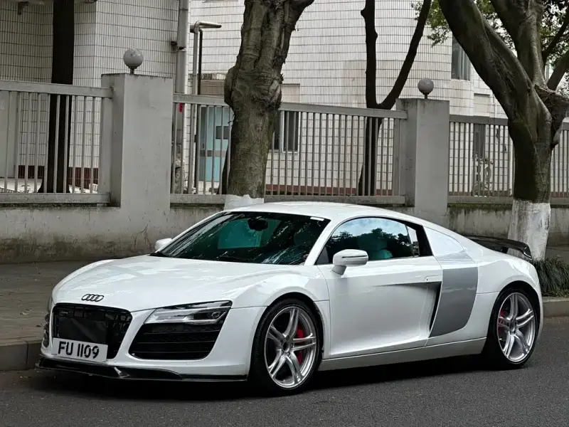 Audi R8
