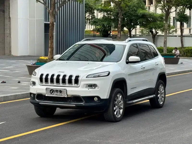 Jeep Cherokee (Import)