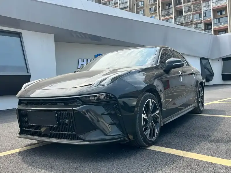 Lynk & Co 03
