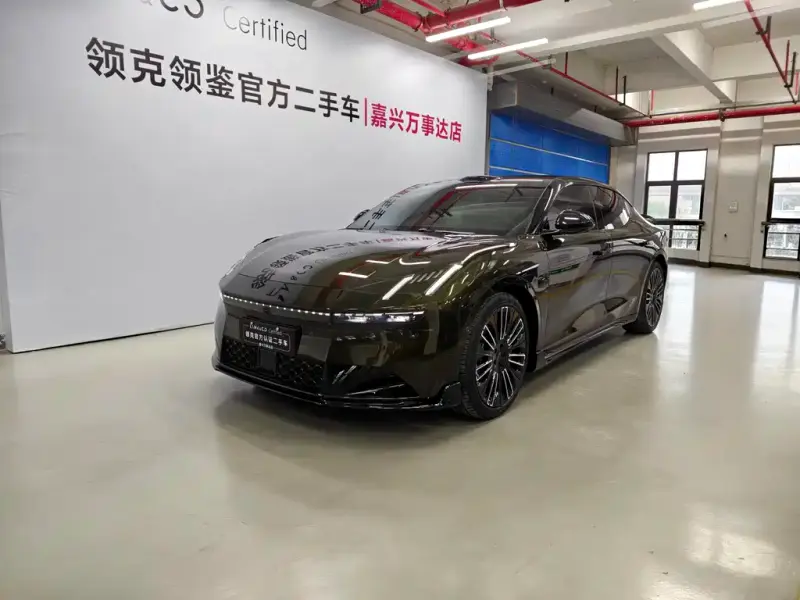 Lynk & Co 10