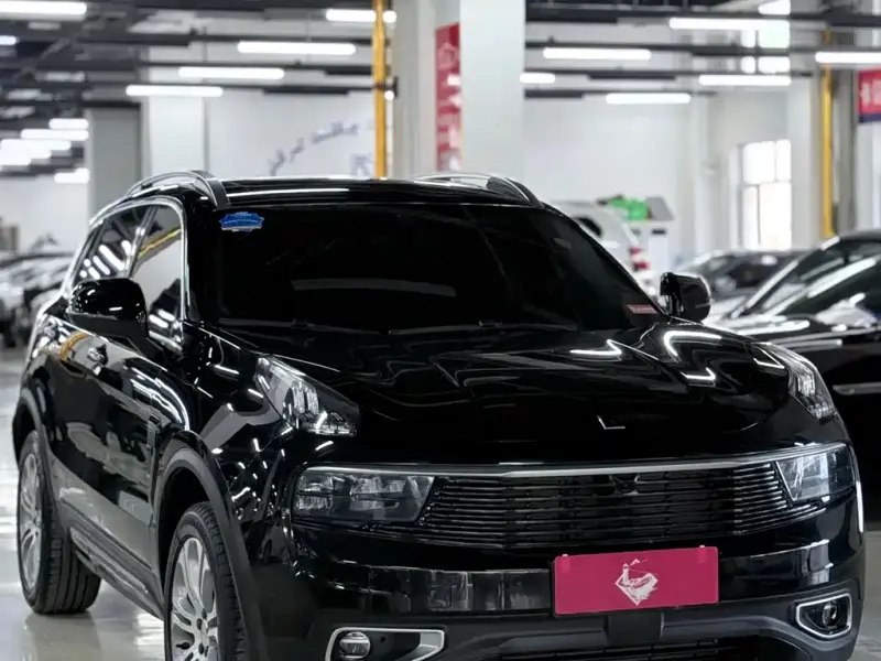 Lynk & Co 01