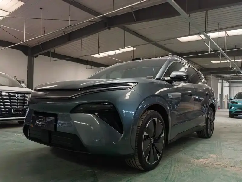 BYD Tang L