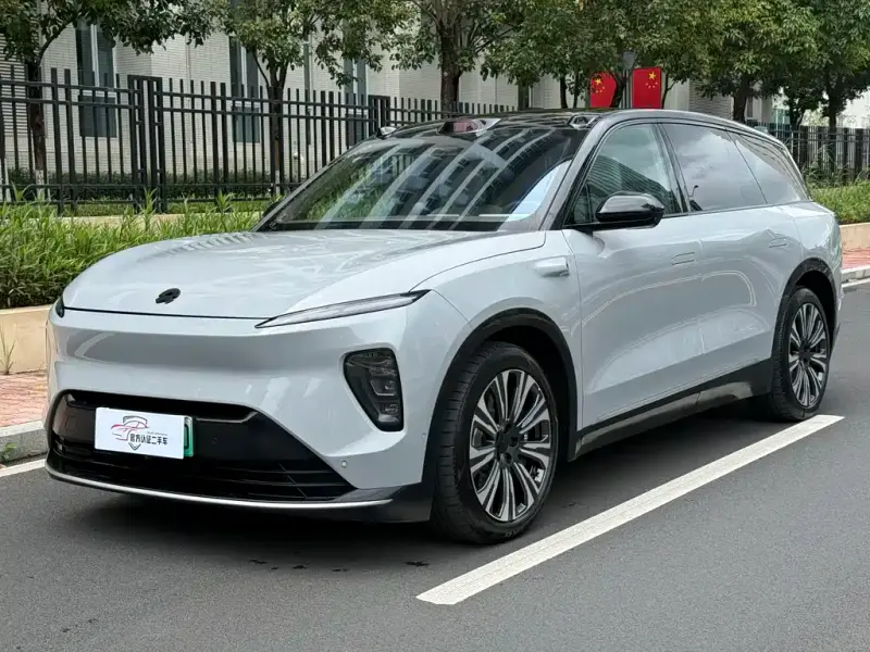 NIO ES8