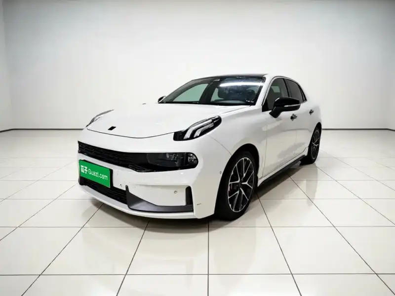 Lynk & Co 03