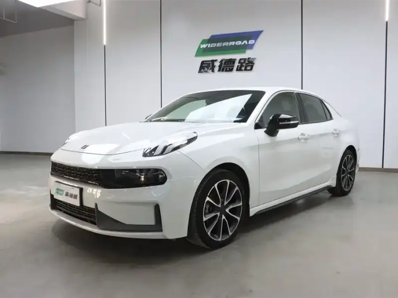 Lynk & Co 03