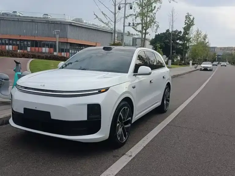Li Auto L6
