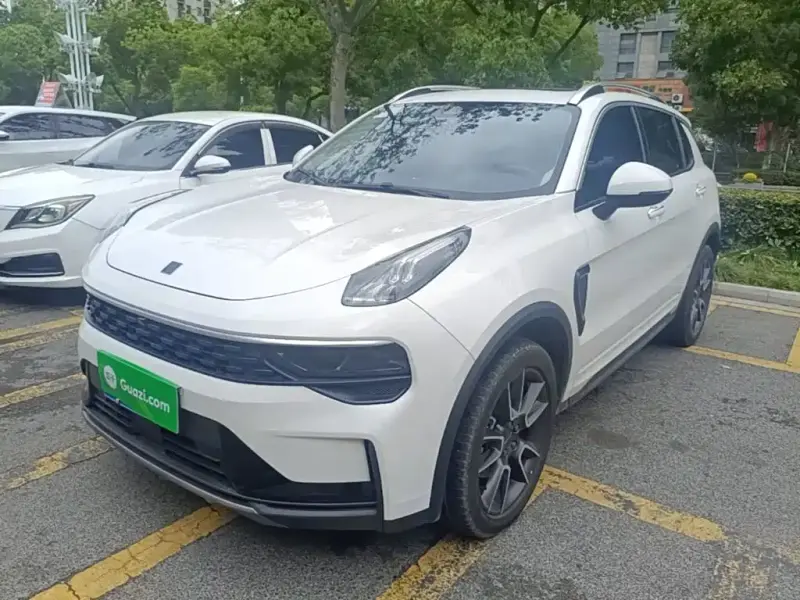 Lynk & Co 01