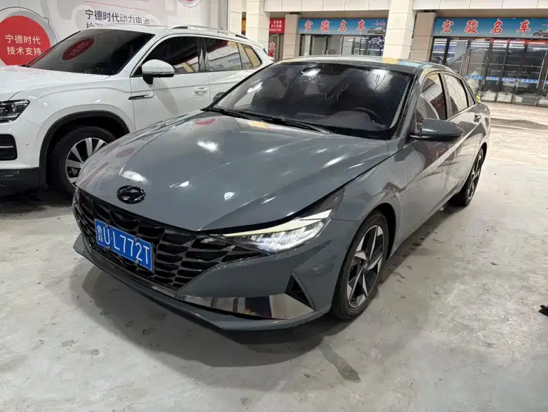 Hyundai Elantra