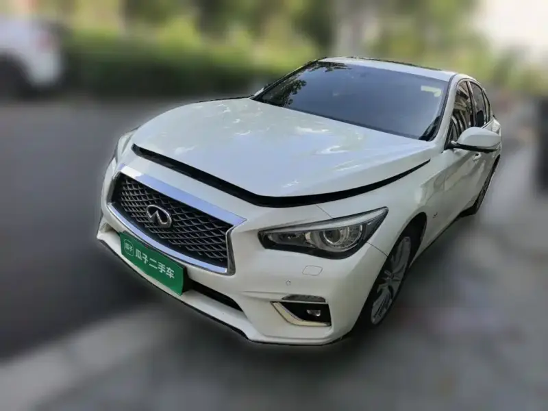 Infiniti Q50L