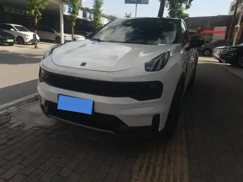 Lynk & Co 05