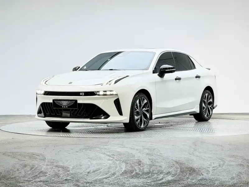 Lynk & Co 03