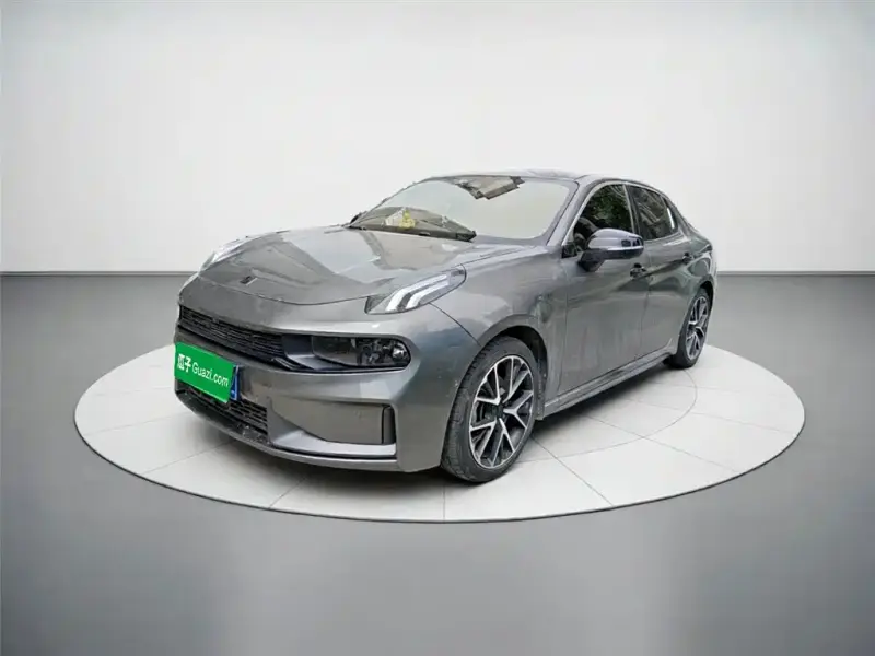 Lynk & Co 03