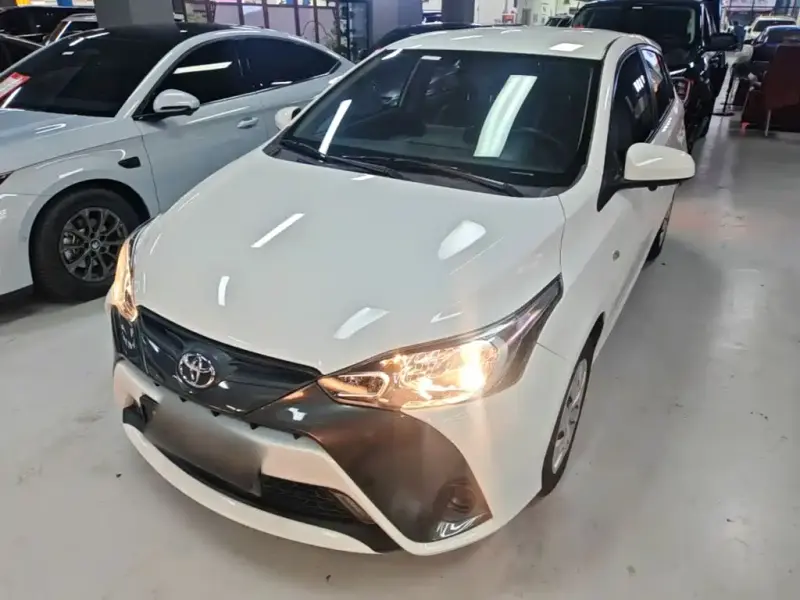 Toyota Yaris L