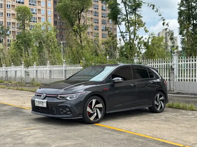 Volkswagen Golf GTI