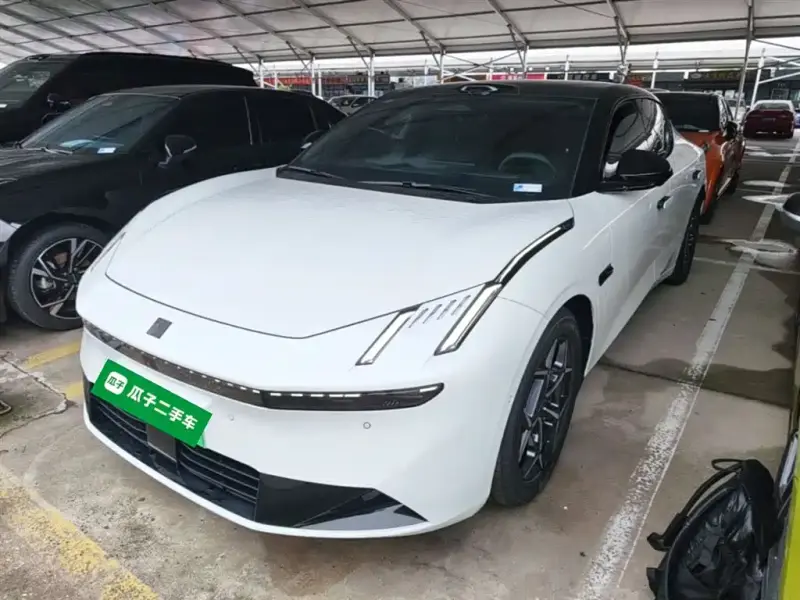 Lynk & Co 10
