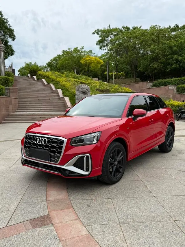 Audi Q2L
