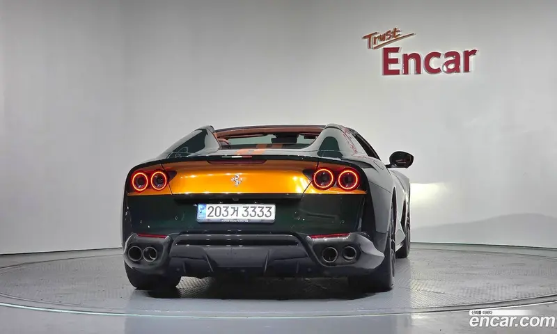 Ferrari 812