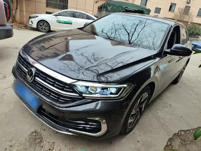 Volkswagen Sagitar