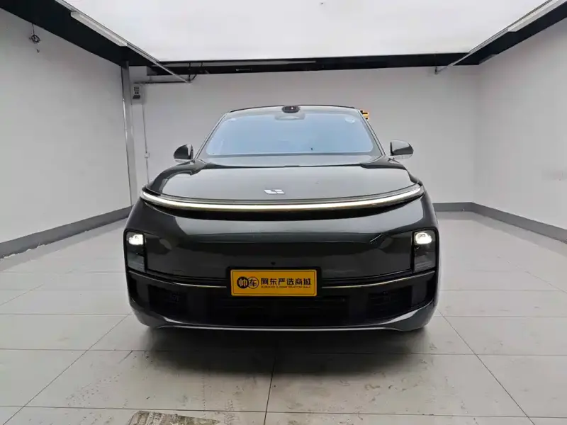 Li Auto L8