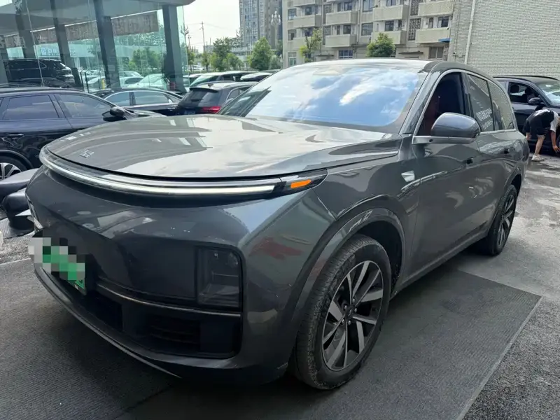 Li Auto L8