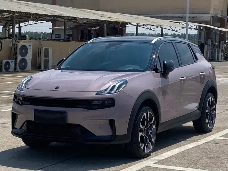 Lynk & Co 06