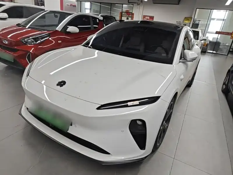 NIO ET5
