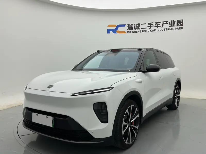 NIO ES8