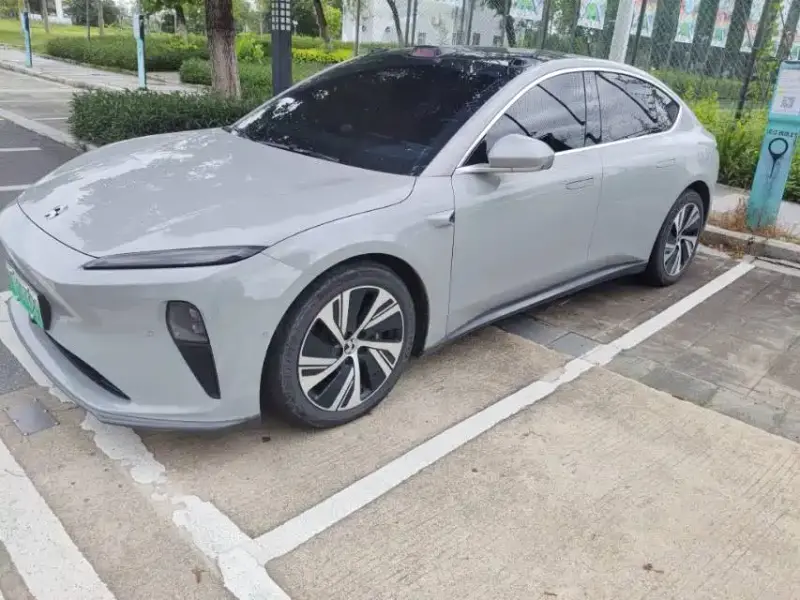 NIO ET5