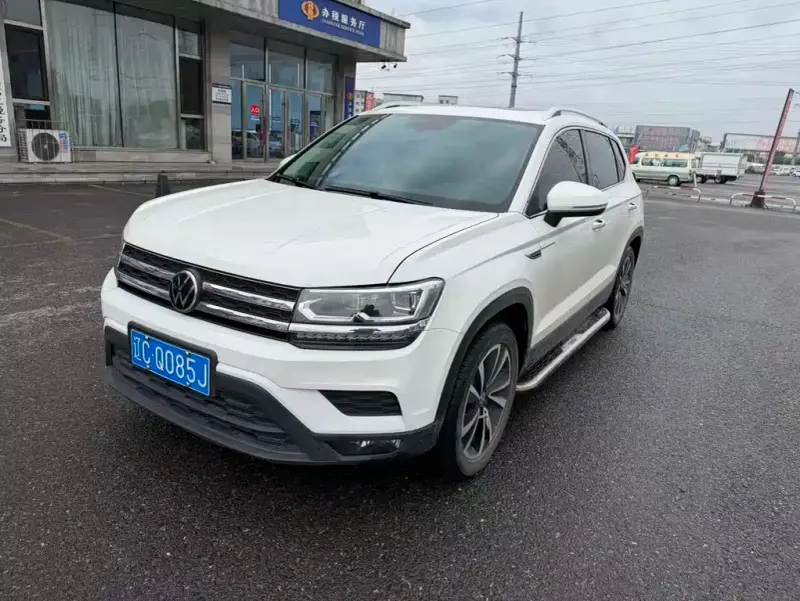 Volkswagen Tharu