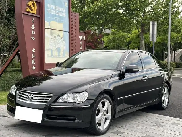 Toyota Reiz