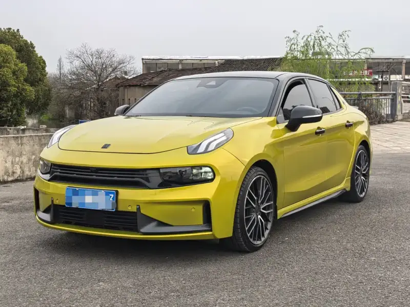 Lynk & Co 03