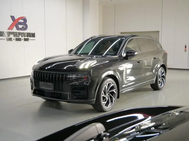 Lynk & Co 09